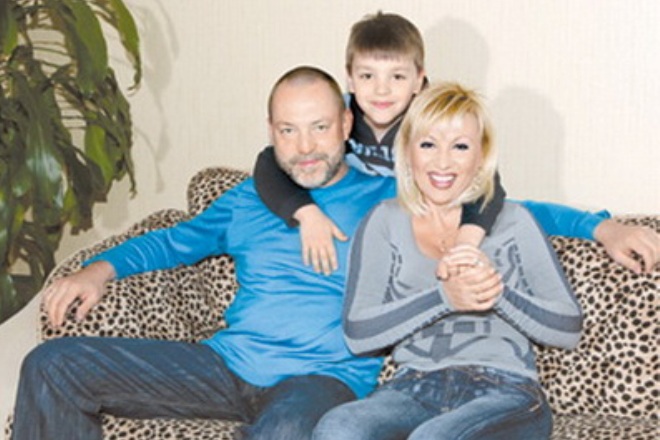 Валентина Легкоступова с мужем и сыном