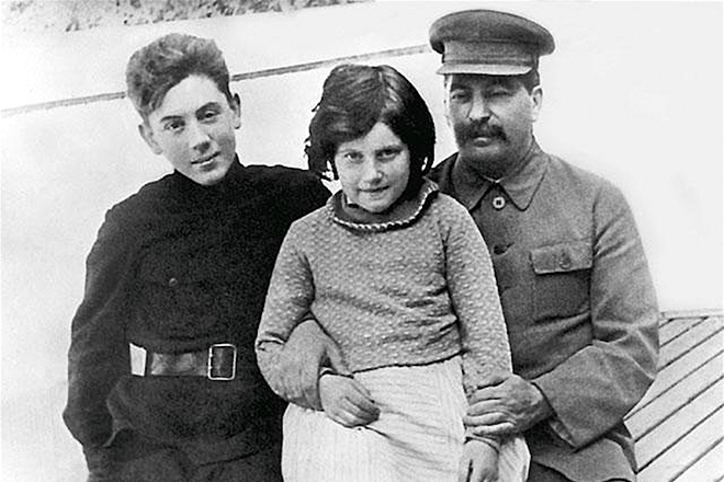Василий Сталин и Иосиф Сталин
