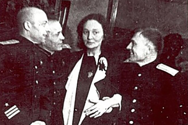 Мария Юдина и офицеры Красной армии