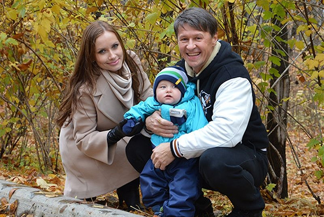 Сергей Исаев с женой и сыном 