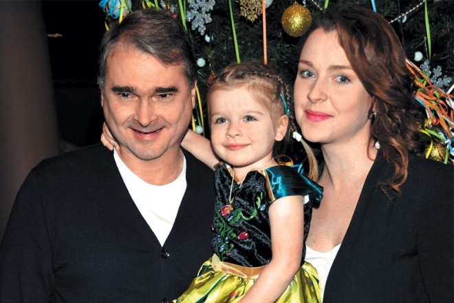 Александр Жигалкин и Светлана Антонова с дочерью