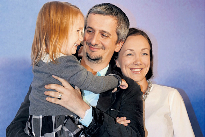 Константин Богомолов с женой и дочерью