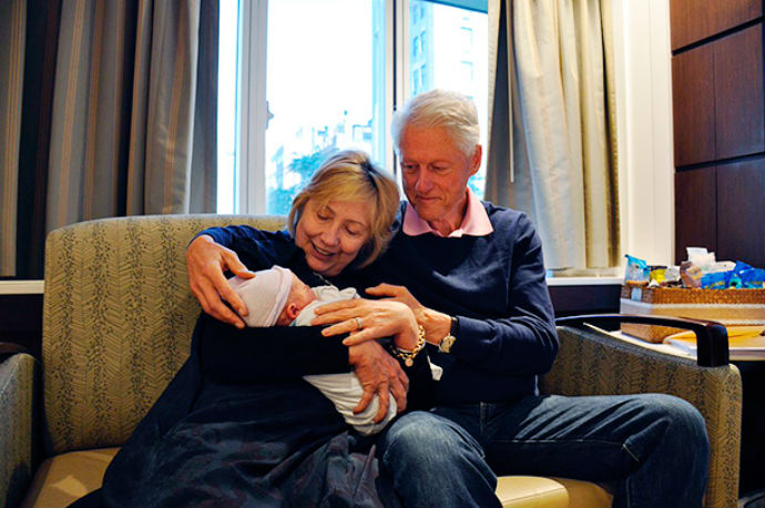 Хиллари Клинтон стала бабушкой