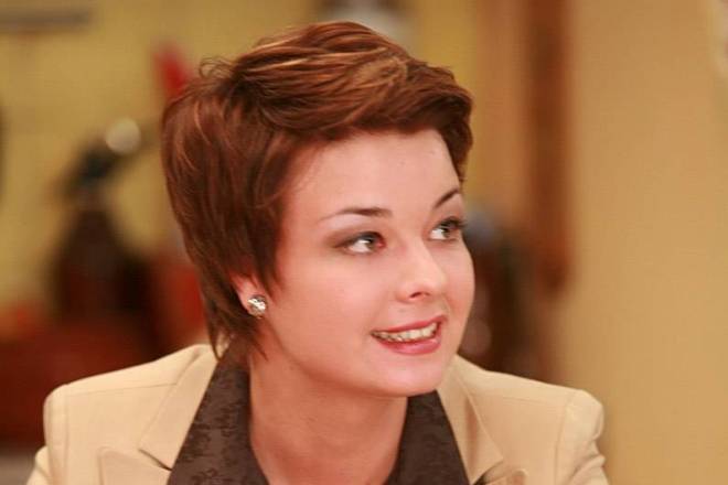 Актриса Юлия Захарова