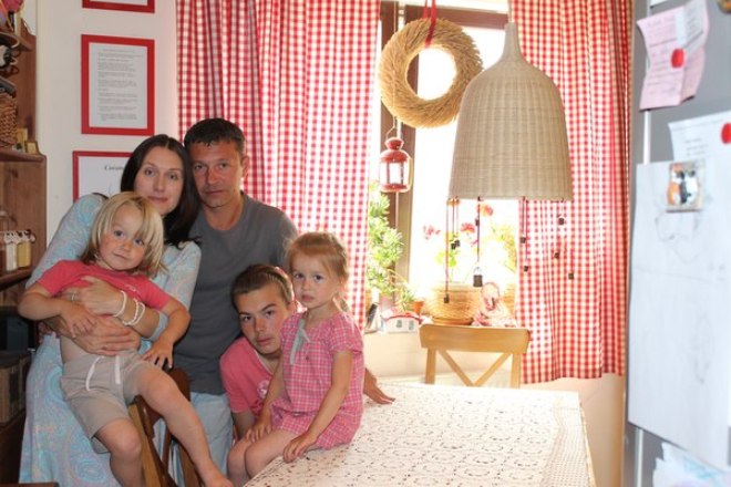 Никита Салопин с семьей
