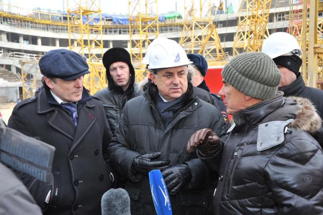 Виталий Мутко на стройплощадке стадиона 