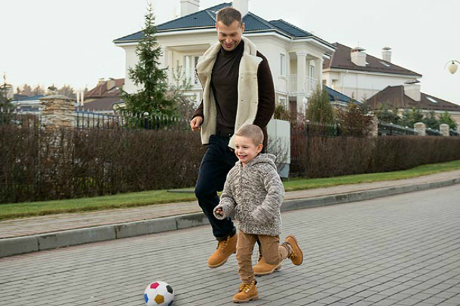 Василий Березуцкий с сыном