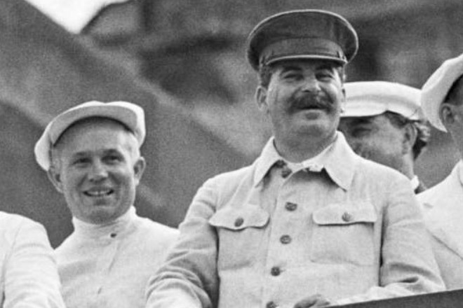 Никита Хрущев и Иосиф Сталин