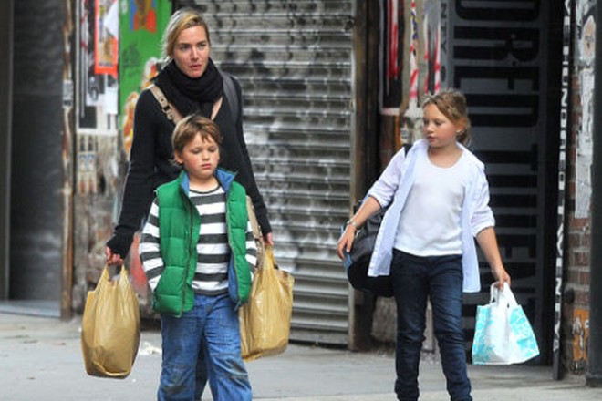 Кейт Уинслет с детьми