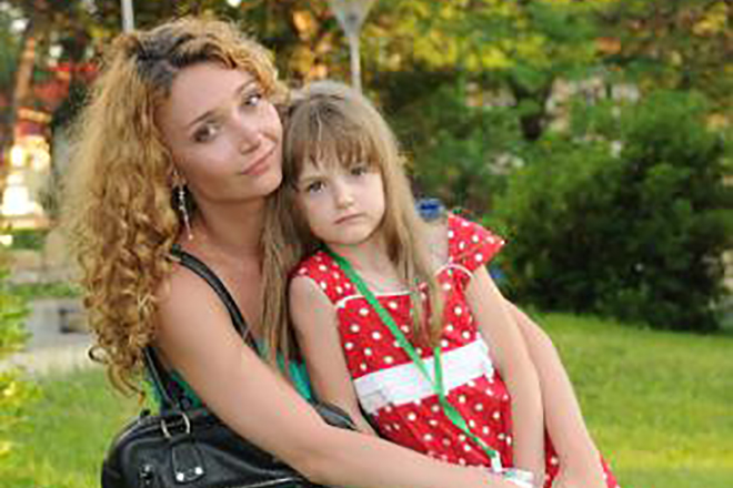 Юлия Маврина с дочерью
