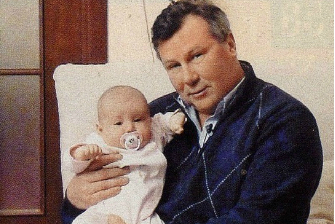 Александр Зайцев с внучкой