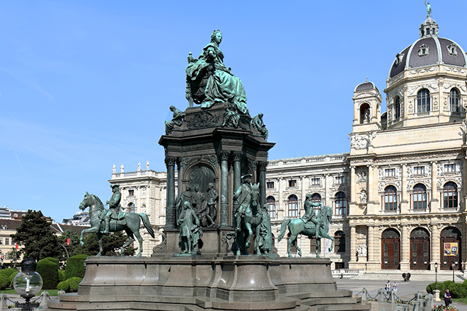 Памятник Марии-Терезии в Вене