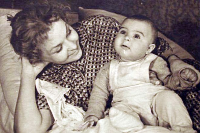 Нина Ургант с сыном