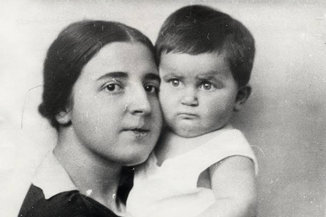 Светлана Аллилуева с матерью Надеждой Аллилуевой