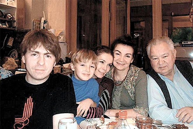 Георгий Гречко с семьей