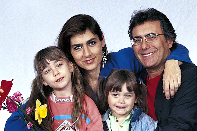 Ромина Пауэр с детьми и мужем