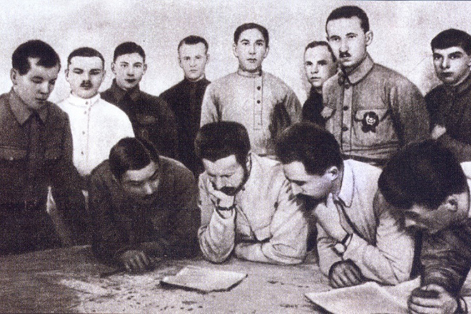 Иван Панфилов с командирами 25-й дивизии