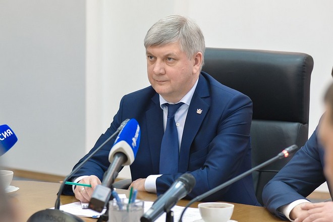 Политик Александр Гусев