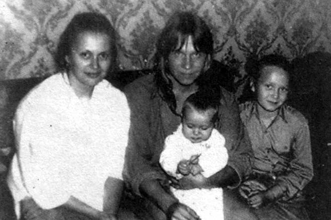 Валерий Кипелов с семьей