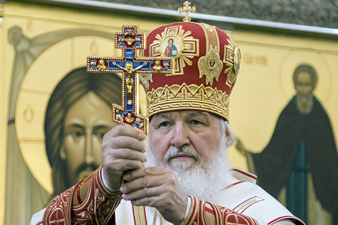 Патриарх Кирилл в церкви