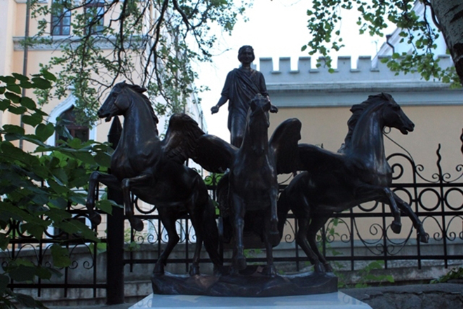 Памятник Николаю Гоголю в Одессе