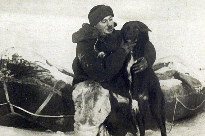 Иван Папанин с собакой