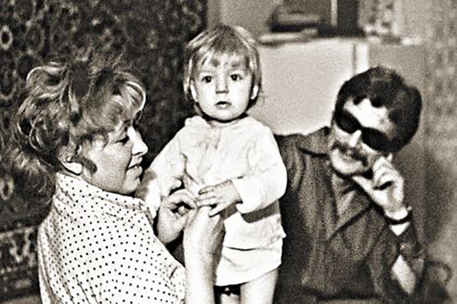 Анна Фроловцева с мужем и сыном