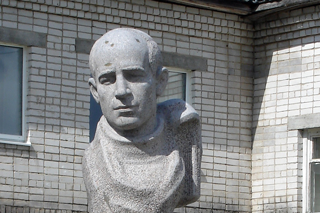 Памятник Николаю Рубцову