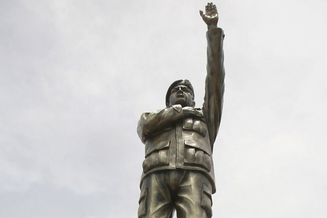 Памятник Уго Чавесу