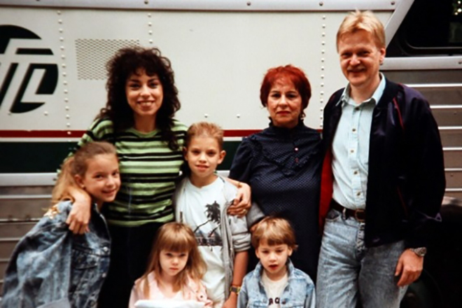 Скарлетт Йоханссон с семьей