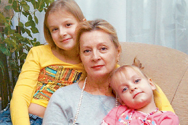 Нелли Пшенная с внучками