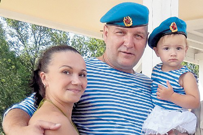 Дмитрий Быковский-Ромашов с семьей