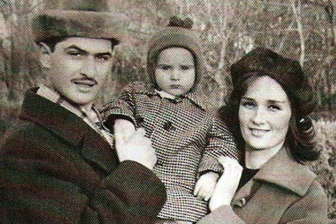 Зинаида Кириенко с мужем и сыном