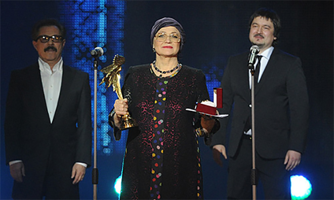 Нина Русланова - лауреат премии 