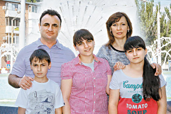 Арутюн Сурмалян с семьей