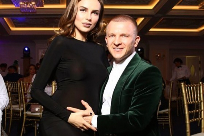 Беременная Ханна с мужем в 2018 году