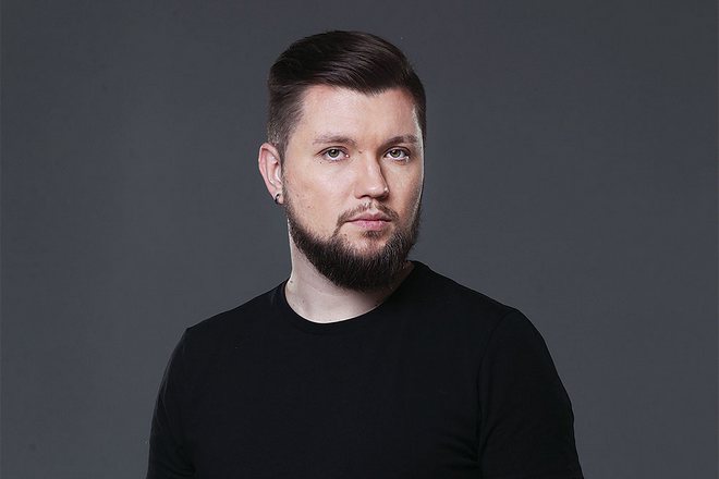 Басист Кирилл Афонин