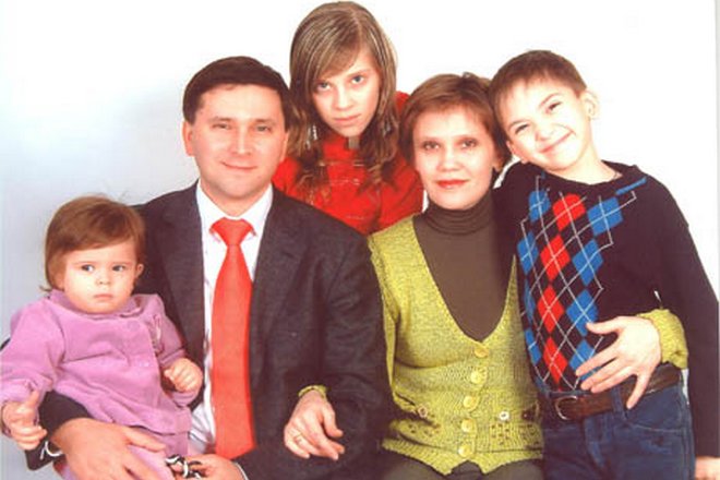 Дмитрий Кобылкин с семьей