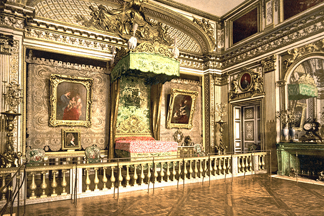 Роскошные залы во дворце Людовика XIV