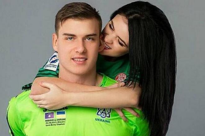 Андрей Лунин и его девушка Анастасия Томазова