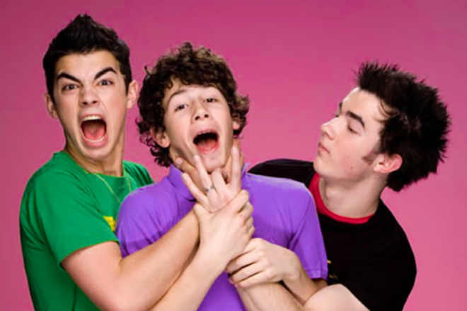 Ник Джонас с братьями в группе «Jonas Brothers»