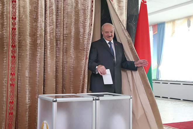 Александр Лукашенко на выборах