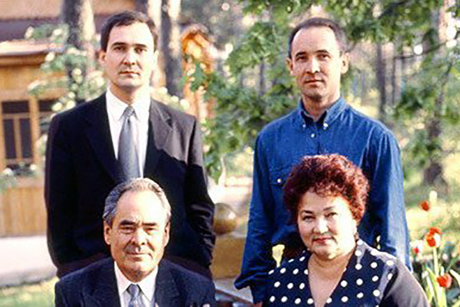 Минтимер Шаймиев с детьми и супругой