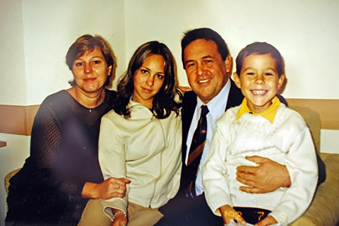 Ренат Ибрагимов с женой и детьми