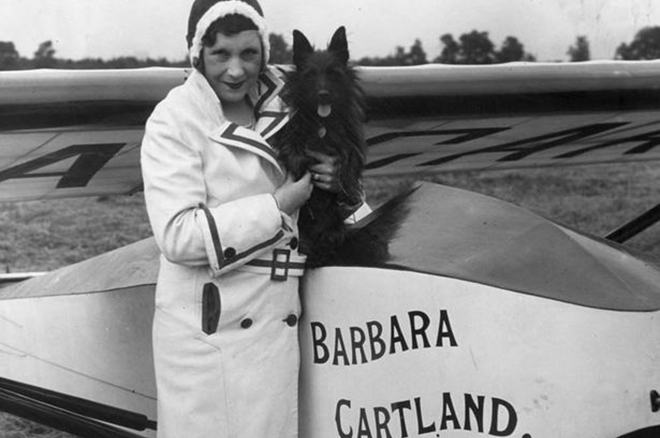 Барбара Картленд и ее планер