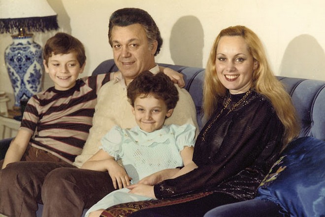 Нелли Кобзон с мужем и детьми