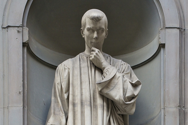 Статуя Никколо Макиавелли