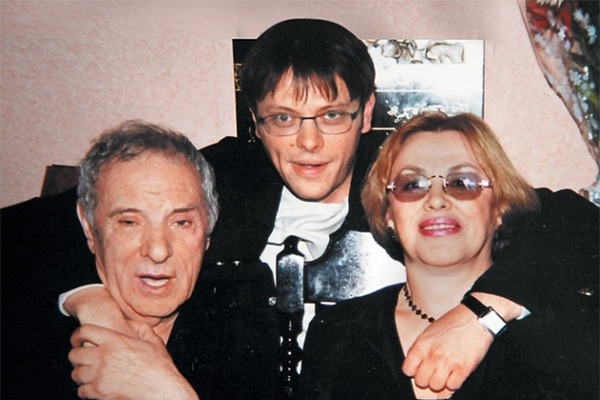 Петр Тодоровский с женой и сыном