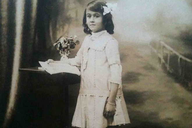 Белла Ахмадулина в детстве