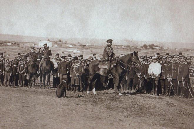 Александр II со своей гвардией во время осады Плевны